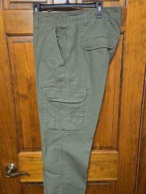 Outdoor Life Men's Cargo Pants in Olive